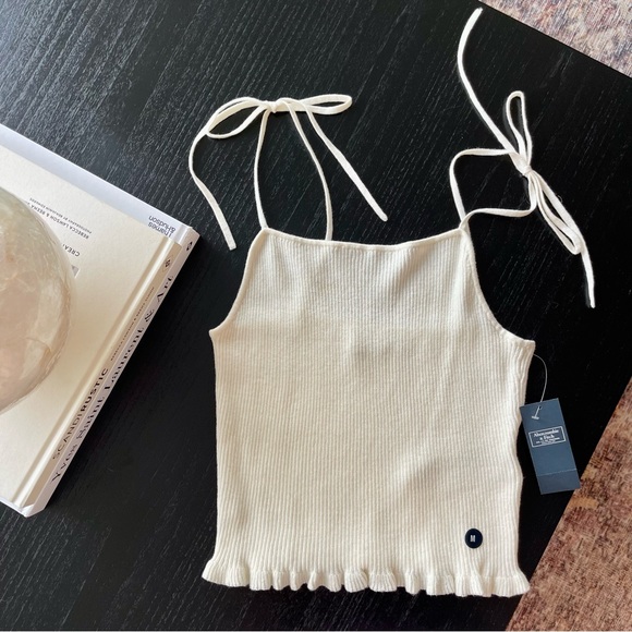 Abercrombie & Fitch Tops - NWT Abercrombie & Fitch Tie-Strap Cropped Cami Size M